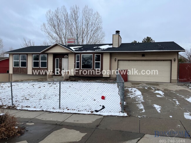 Building Photo - Amazing 5-Bedroom Home in West Valley City!