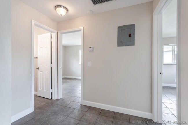 Building Photo - 3482 48th Ln S