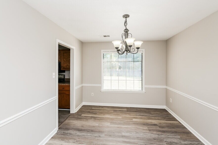 Building Photo - 6943 Doefield Trail