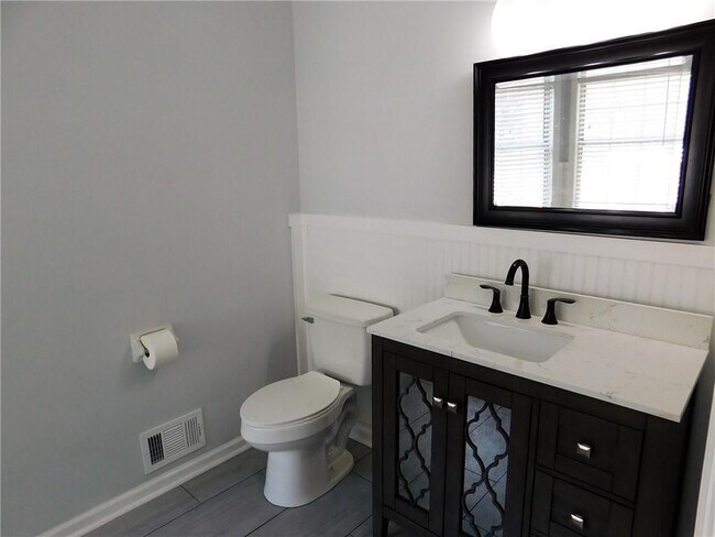 Building Photo - 5043 Laurel Springs Way SE