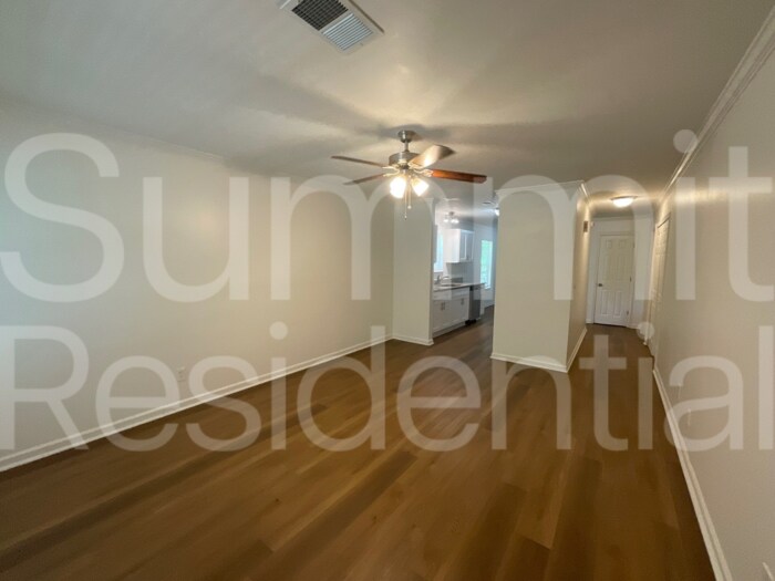 Building Photo - 651 Langston Dr SW