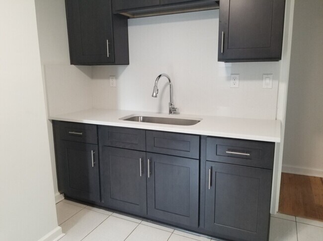 Building Photo - 5519 NW Radial Hwy