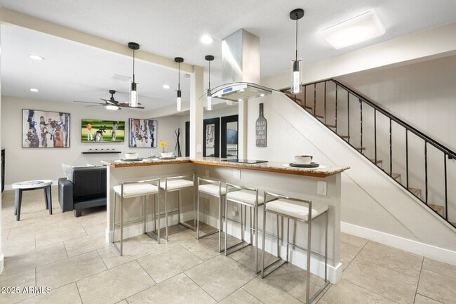 Building Photo - 8570 E Indian School Rd