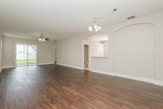 Building Photo - 8545 Deer Chase Dr