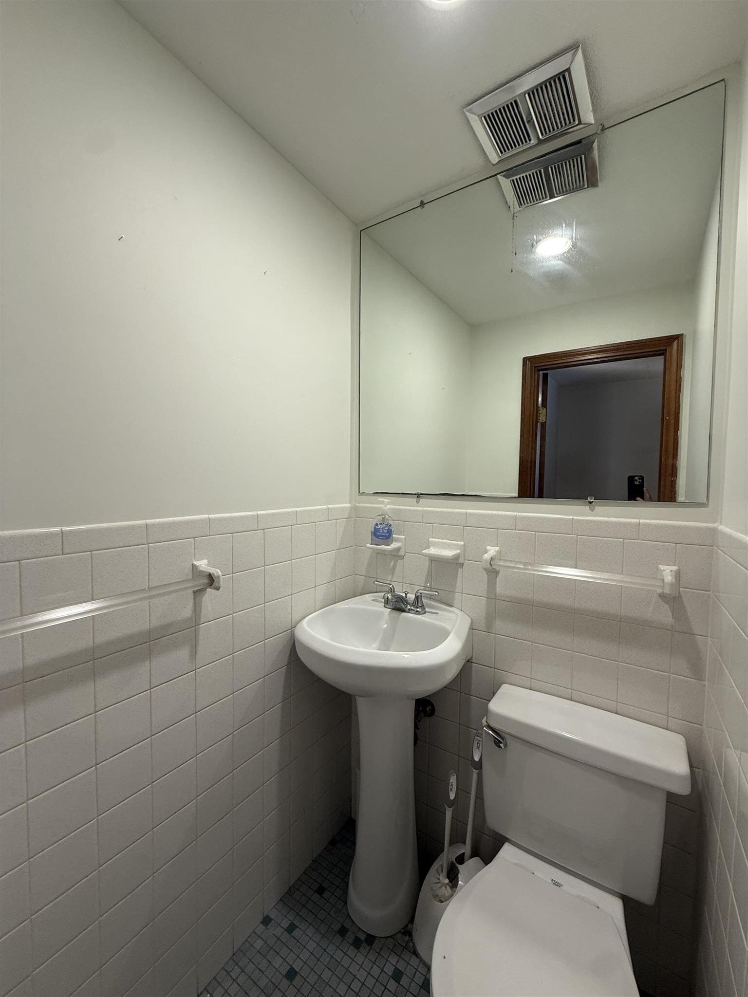 Building Photo - 22 Saville St