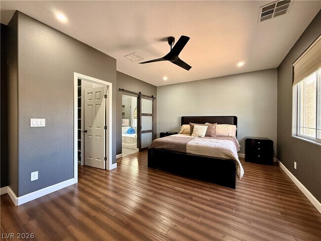 Building Photo - 8565 Hogan Falls Cir