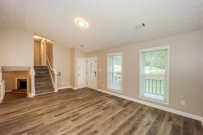 Building Photo - 233 Northbridge Dr