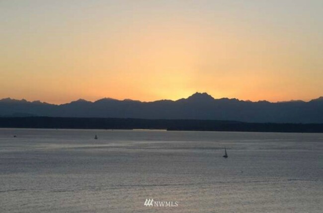 Building Photo - Luxury Living with Unmatched Views of Puge...