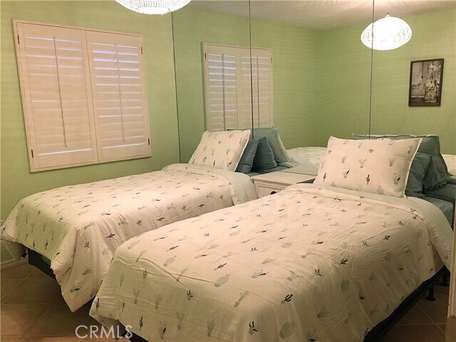 Building Photo - 307 Tava Ln