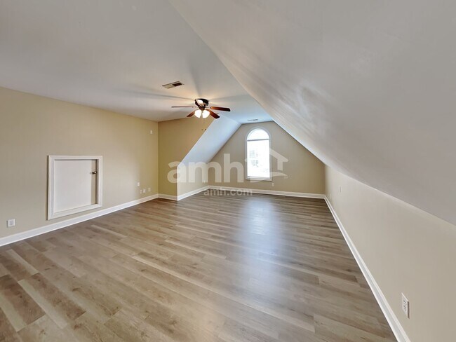 Building Photo - 3520 Wilbur St