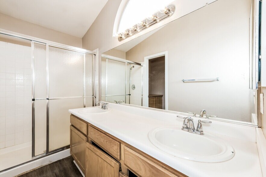 Building Photo - 6111 Grape Blossom Ave