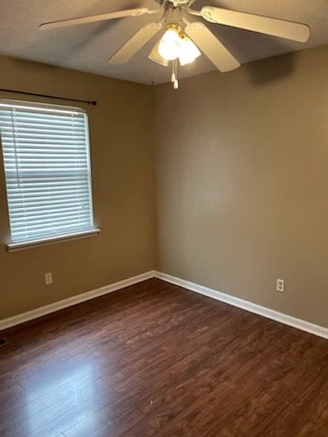 Building Photo - SINGLE FAMILY HOME