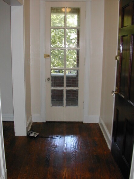 Building Photo - 4135 Roland Ave