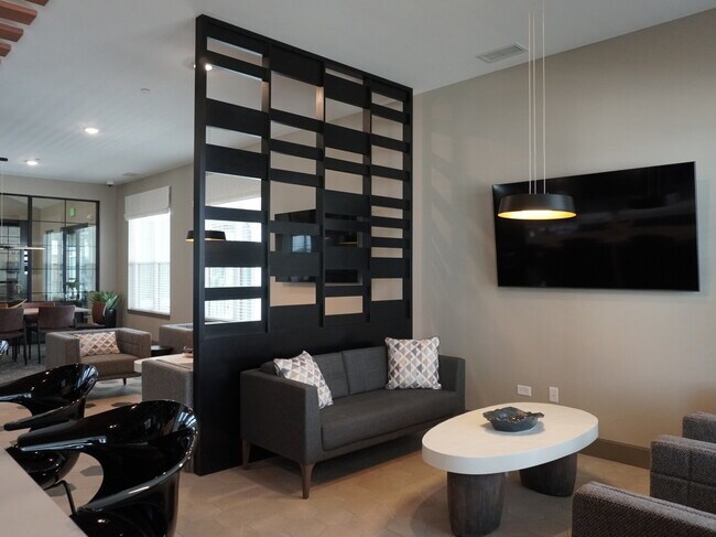 Building Photo - 14820 Wallin Dr