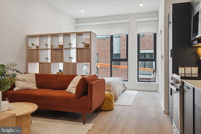 Building Photo - 1705 N American St