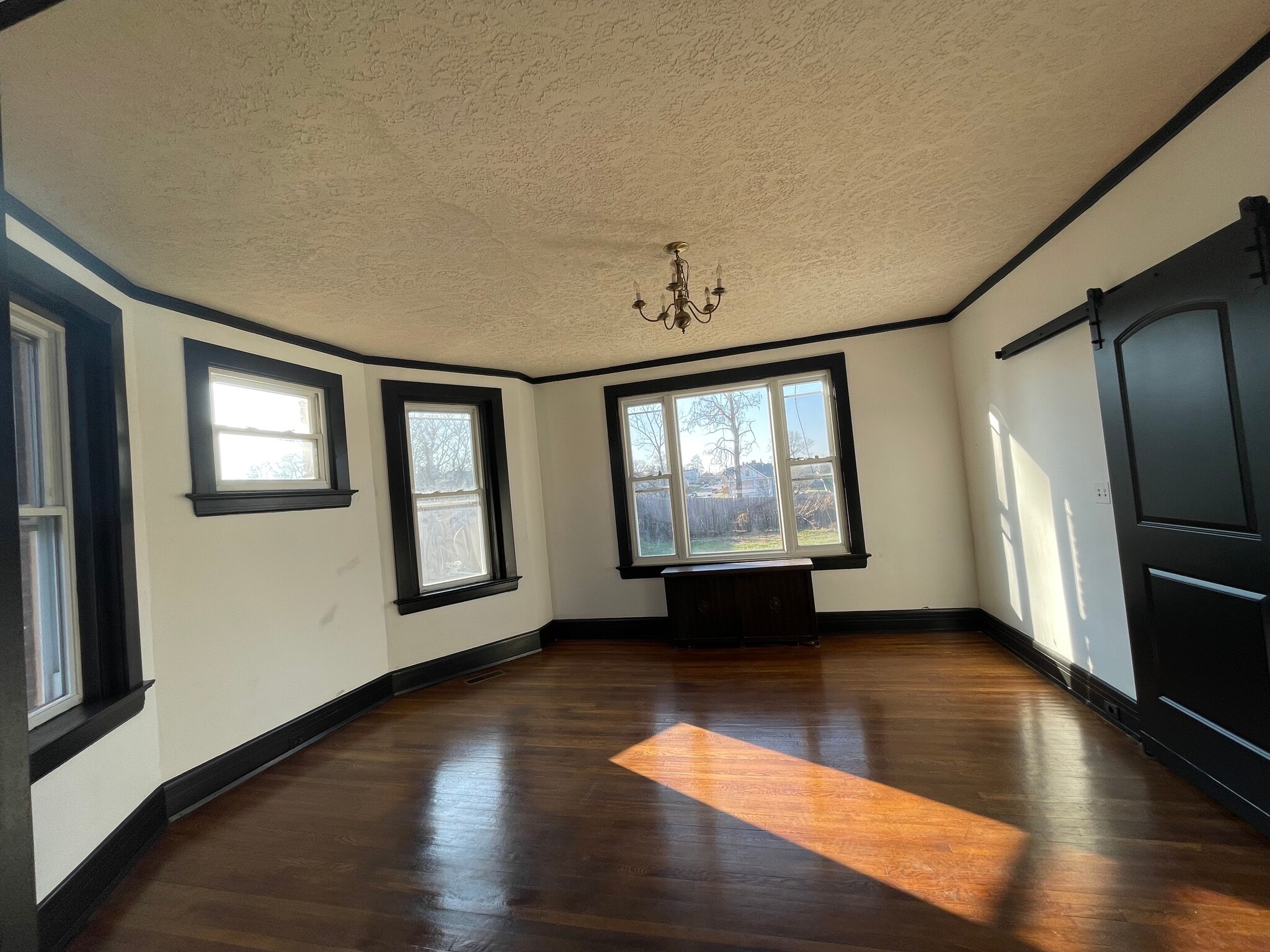Building Photo - 3421 Trimble Ave