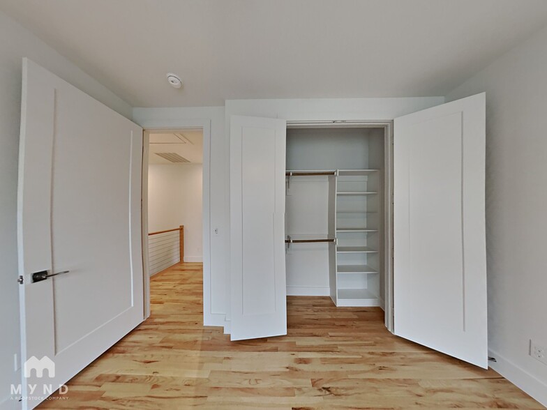 Building Photo - 2345 Vagas St