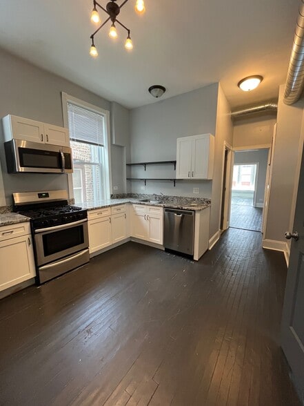 Primary Photo - 2122 W 21st St
