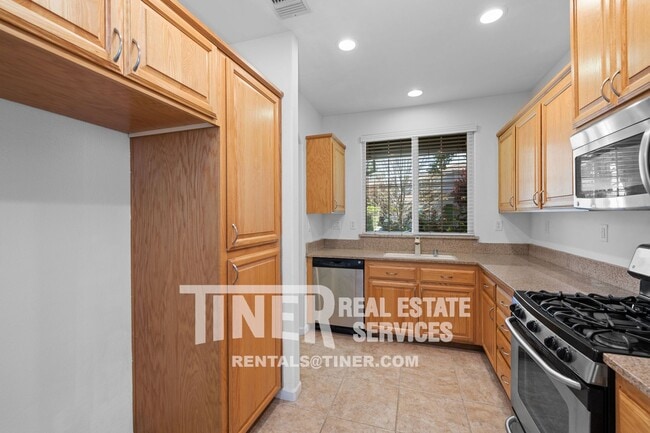 Building Photo - Beautiful North Natomas Home