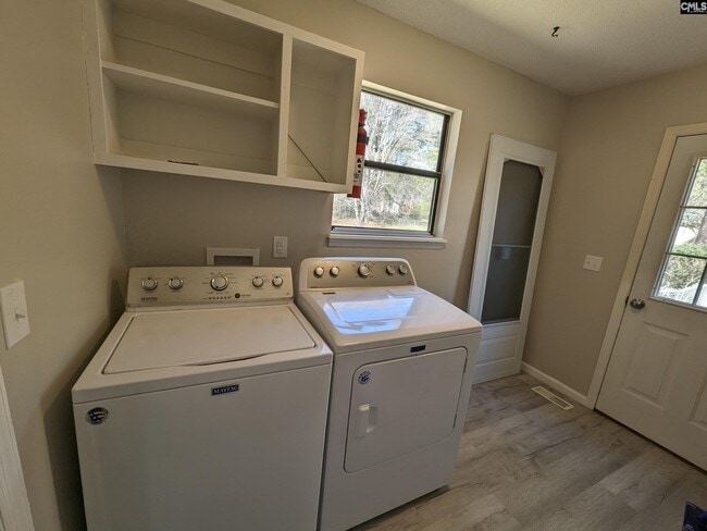 Building Photo - 404 Fox Squirrel Rd