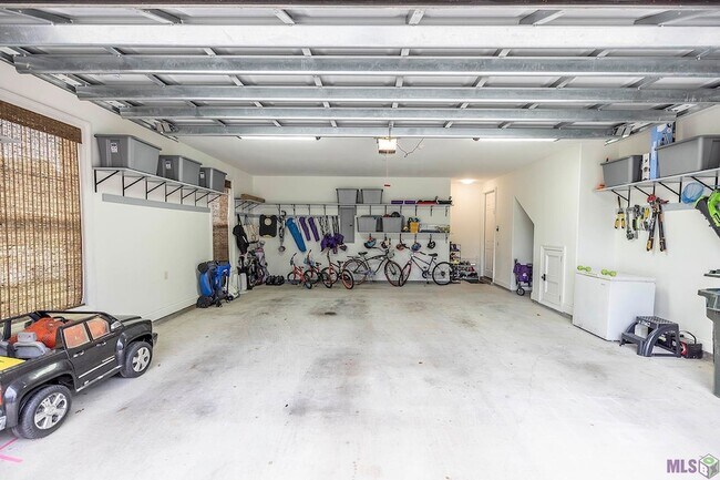 Building Photo - 111 Gentle Oak Blvd