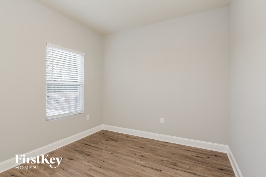 Building Photo - 5109 Tuckaseegee Rd