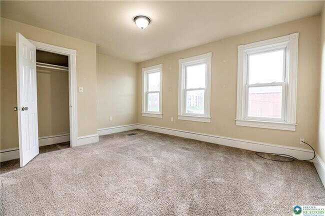 Building Photo - 1057 Jackson St