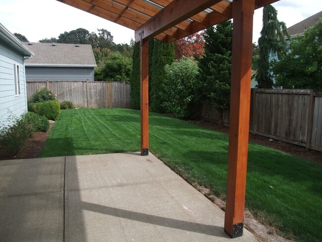 Building Photo - Newer 3 Bedroom Home in SW Albany Ready To Move Into