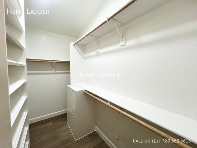 Building Photo - 1242 E Bradstock Way