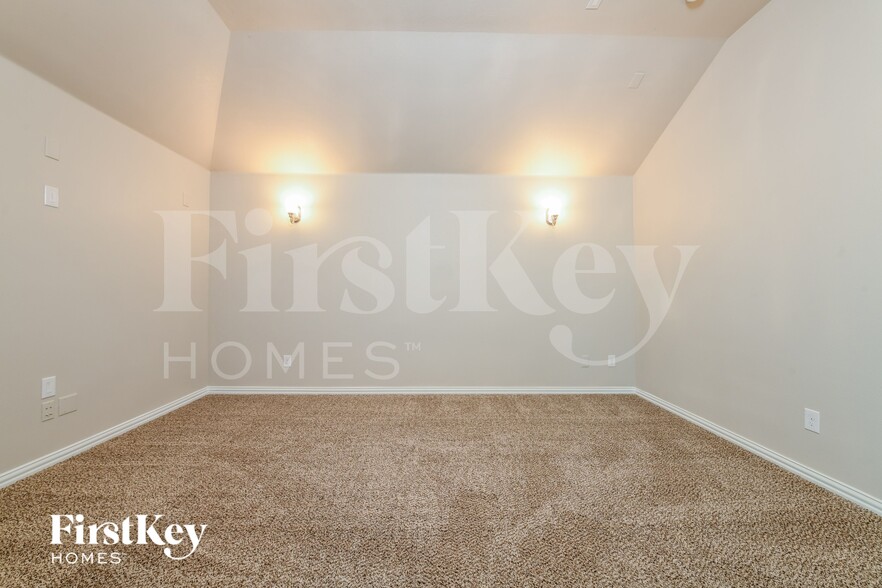 Building Photo - 14881 Gilley Ln