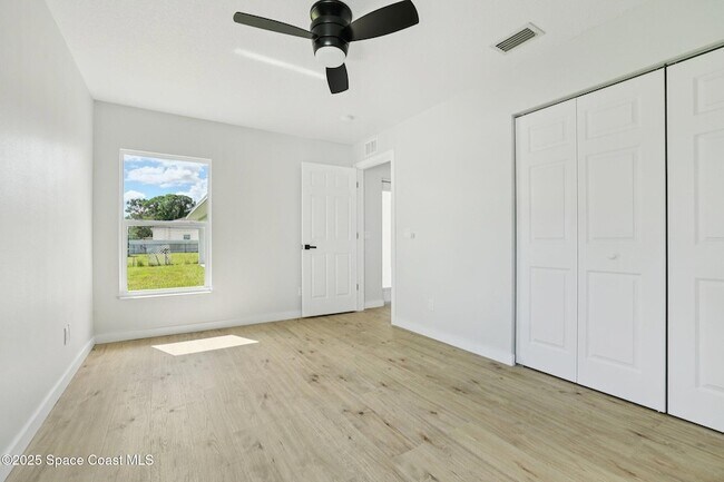 Building Photo - 1441 Eldron Blvd SE