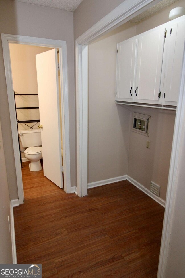 Building Photo - 105 Driftwood Ct
