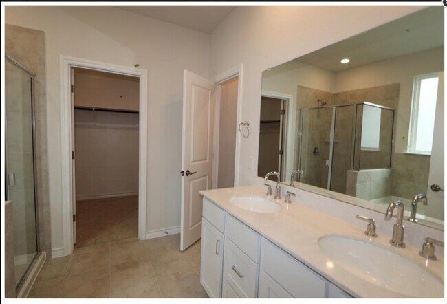 Building Photo - 324 Terminus Trl