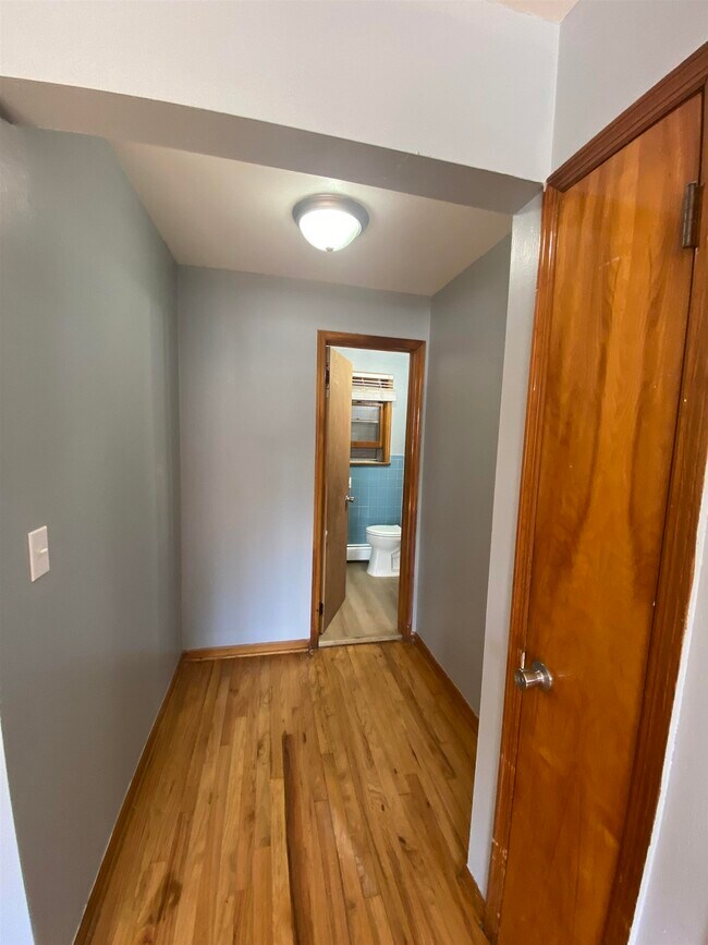 Building Photo - 468 Avenue A