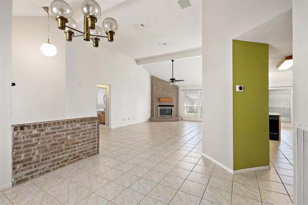 Building Photo - 8514 Greenleaf Lake Dr