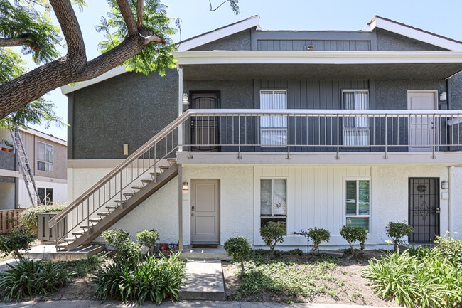Building Photo - 2839 S Fairview St