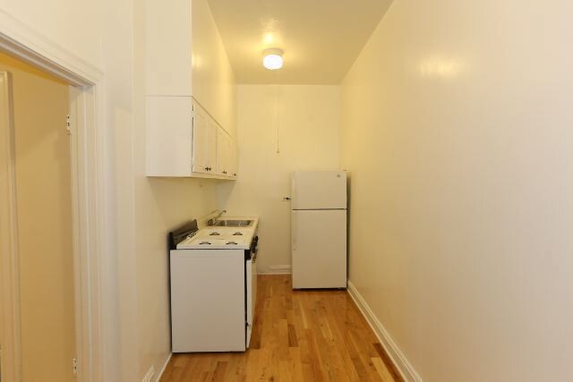 Building Photo - 4636 N Paulina St