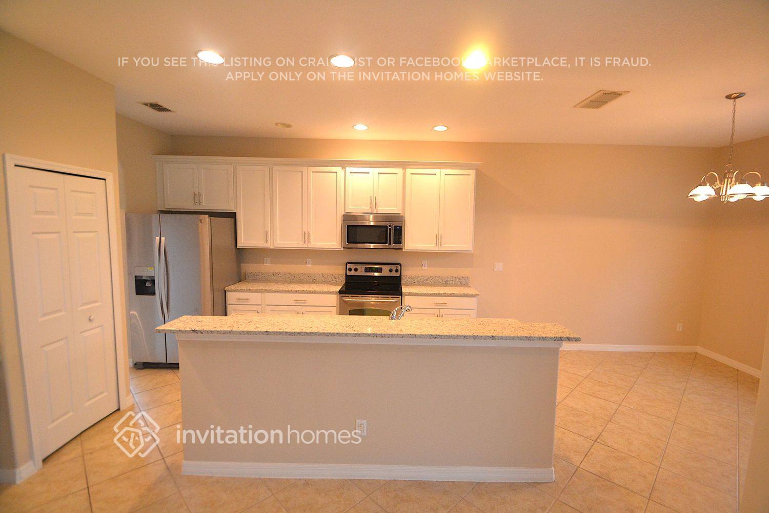 Building Photo - 12837 Cloverdale Ln