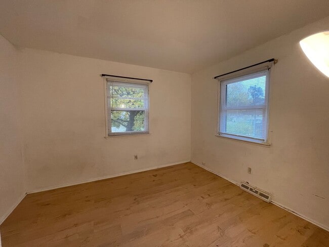 Building Photo - Three Bedroom Home in Portage