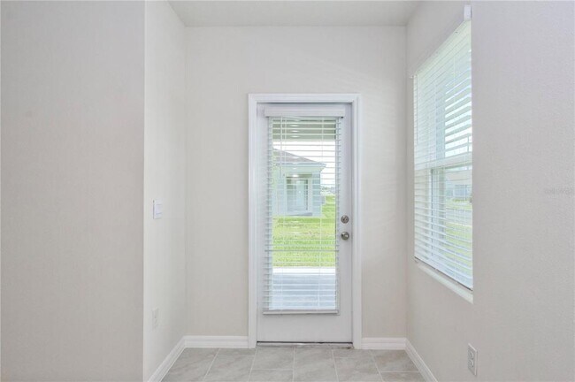 Building Photo - 3302 Pine Lily Ave