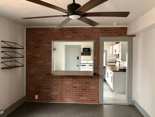 Building Photo - 953 Osage Ave