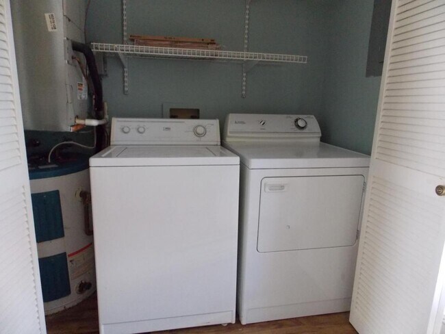 Building Photo - 140 Lanier Dr