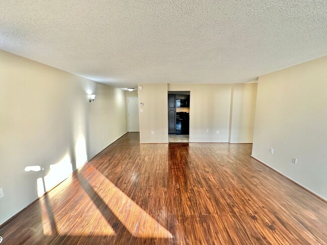 Building Photo - Dupont's Pulchritudinous Palladium 1 bedroom Condo w/ Balcony & Pool. All utilities included.