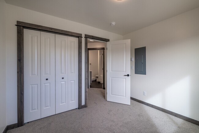 Building Photo - 3396 Crosswind Ct