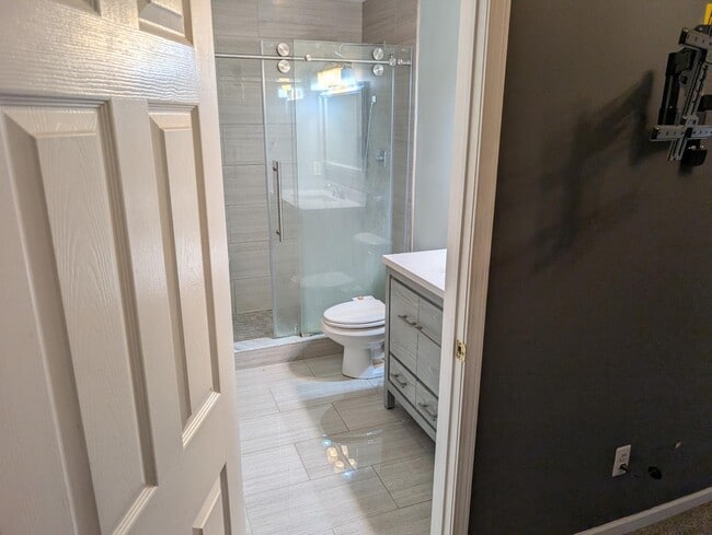 Building Photo - 24540 Pinehurst Ave