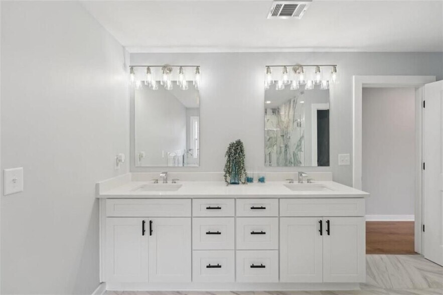 Building Photo - 3189 Jackson St