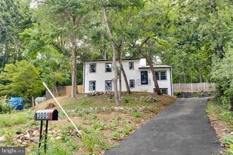 Building Photo - 3009 S Hill St