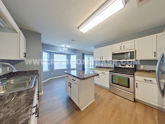 Building Photo - Move-In Ready 4-Bedroom Home Near Duke Field & Eglin AFB – Pet Friendly