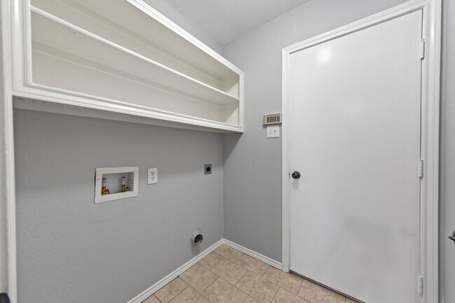 Building Photo - 128 Overbrook Dr