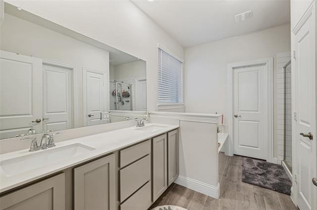 Building Photo - 10920 Canyon Mine Dr